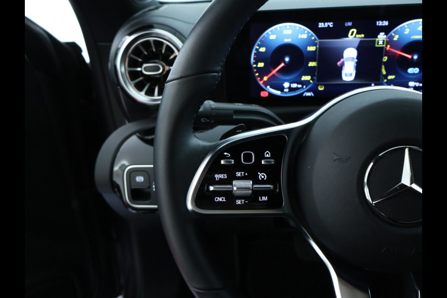 Mercedes-Benz CLA-Klasse 250 e Luxury Line | 5 spaaks lichtmetalen velgen | Navigatie MBUX | parking support met camera achter | Inclusief 24 maanden MB Certified garantie voor Europa.