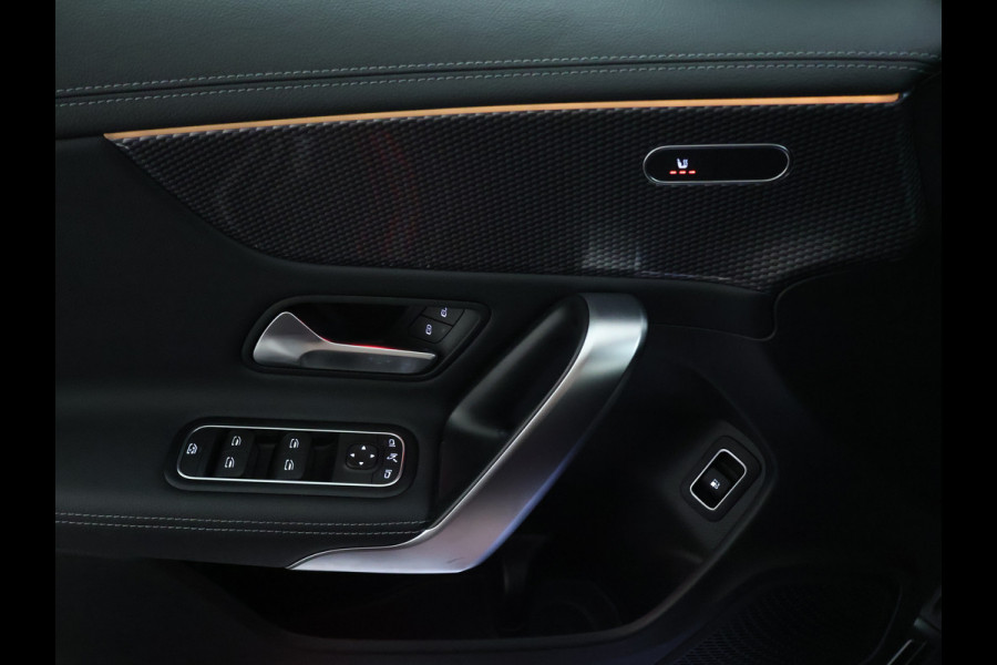 Mercedes-Benz CLA-Klasse 250 e Luxury Line | 5 spaaks lichtmetalen velgen | Navigatie MBUX | parking support met camera achter | Inclusief 24 maanden MB Certified garantie voor Europa.