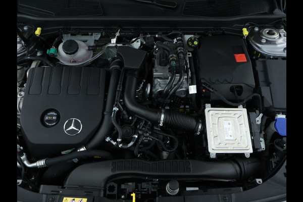 Mercedes-Benz CLA-Klasse 250 e Luxury Line | 5 spaaks lichtmetalen velgen | Navigatie MBUX | parking support met camera achter | Inclusief 24 maanden MB Certified garantie voor Europa.