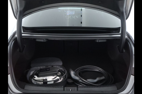 Mercedes-Benz CLA-Klasse 250 e Luxury Line | 5 spaaks lichtmetalen velgen | Navigatie MBUX | parking support met camera achter | Inclusief 24 maanden MB Certified garantie voor Europa.