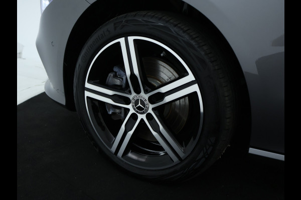 Mercedes-Benz CLA-Klasse 250 e Luxury Line | 5 spaaks lichtmetalen velgen | Navigatie MBUX | parking support met camera achter | Inclusief 24 maanden MB Certified garantie voor Europa.