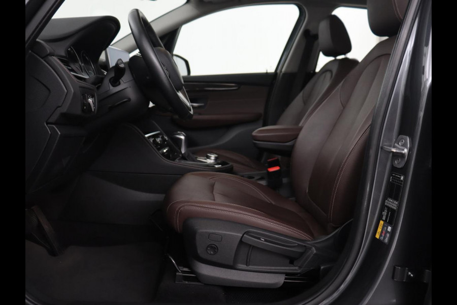 BMW 2 Serie Active Tourer 225xe iPerformance Luxury Line | Panoramadak | Leder  | Head-Up | Camera | Keyless | Navigatie | Park Assist | Adaptief LED