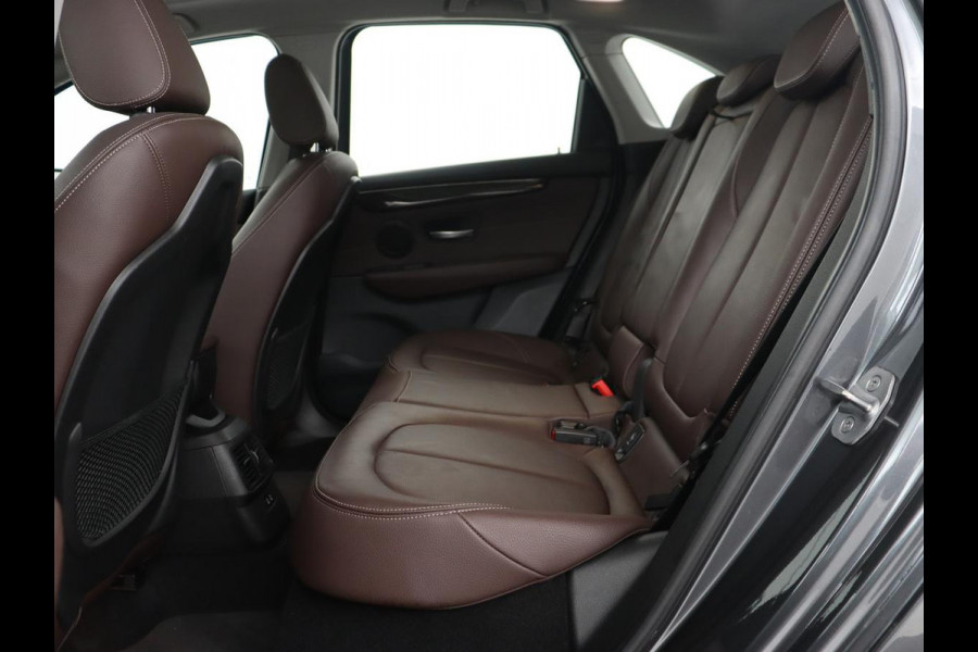 BMW 2 Serie Active Tourer 225xe iPerformance Luxury Line | Panoramadak | Leder  | Head-Up | Camera | Keyless | Navigatie | Park Assist | Adaptief LED