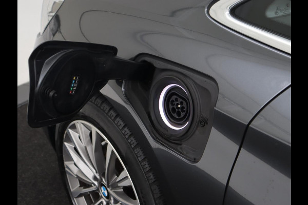 BMW 2 Serie Active Tourer 225xe iPerformance Luxury Line | Panoramadak | Leder  | Head-Up | Camera | Keyless | Navigatie | Park Assist | Adaptief LED