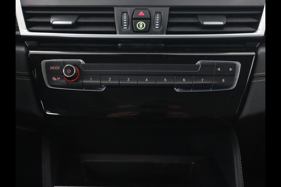 BMW 2 Serie Active Tourer 225xe iPerformance Luxury Line | Panoramadak | Leder  | Head-Up | Camera | Keyless | Navigatie | Park Assist | Adaptief LED