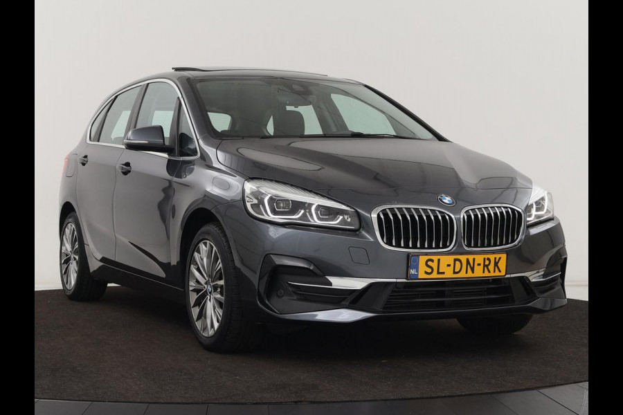 BMW 2 Serie Active Tourer 225xe iPerformance Luxury Line | Panoramadak | Leder  | Head-Up | Camera | Keyless | Navigatie | Park Assist | Adaptief LED