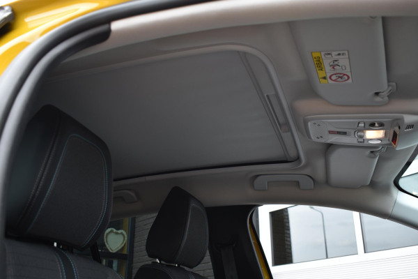 Peugeot 208 1.2 PureTech 100PK Allure | Panodak | Carplay | Keyless | Incl. garantie
