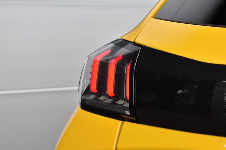 Peugeot 208 1.2 PureTech 100PK Allure | Panodak | Carplay | Keyless | Incl. garantie