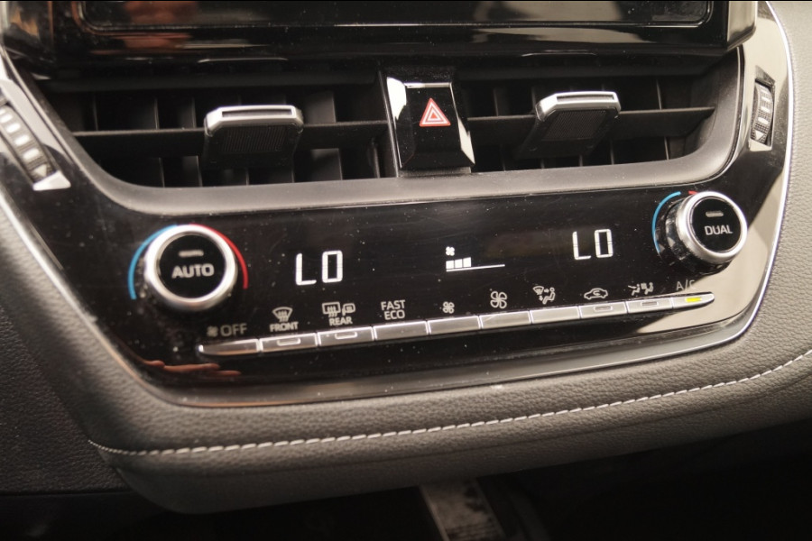 Toyota Corolla Touring Sports 2.0 Hybrid Business Plus -ECC-CAM-