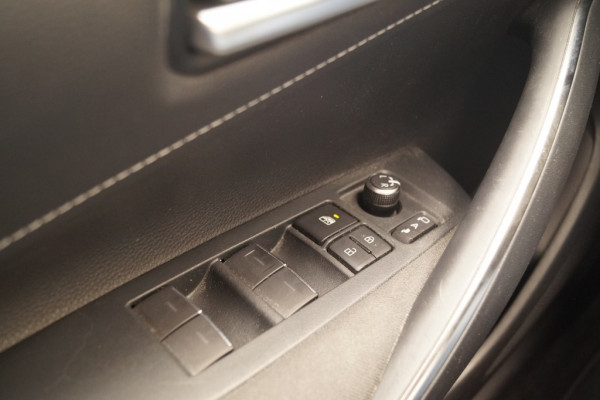 Toyota Corolla Touring Sports 2.0 Hybrid Business Plus -ECC-CAM-