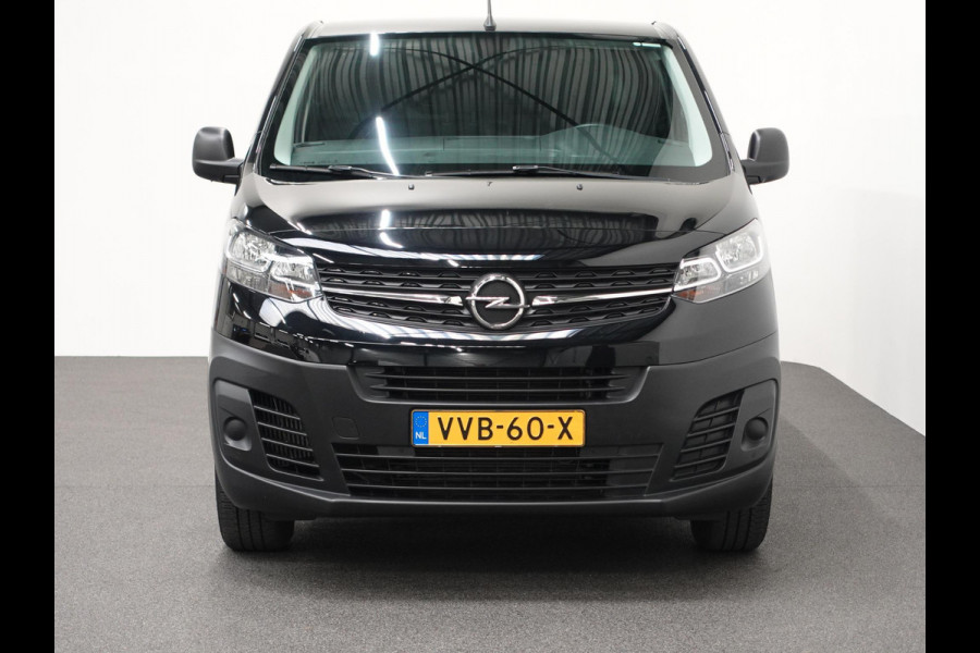 Opel Vivaro 145pk L3H1 Automaat Navigate Trekhaak Cruise control Apple Carplay Camera
