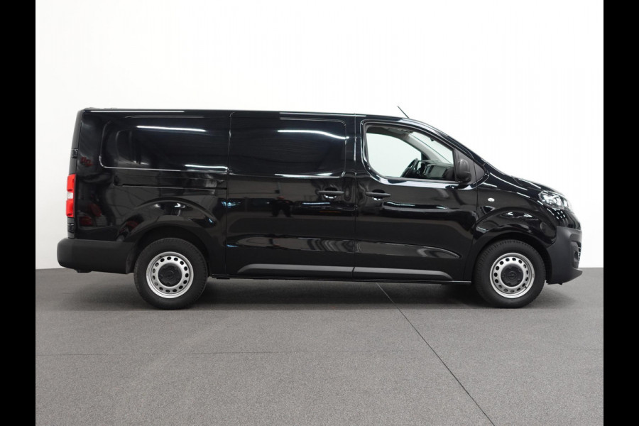 Opel Vivaro 145pk L3H1 Automaat Navigate Trekhaak Cruise control Apple Carplay Camera