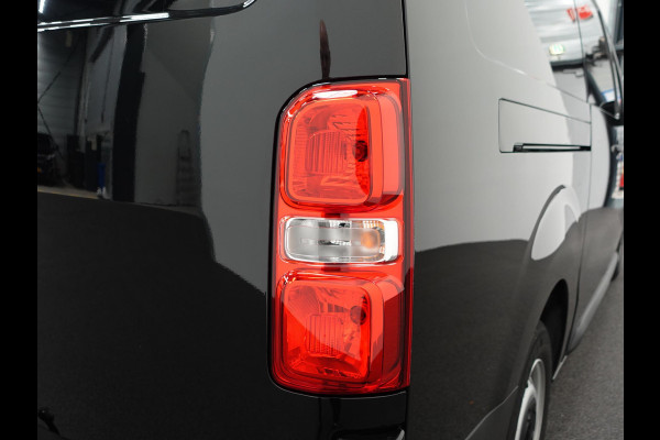 Opel Vivaro 145pk L3H1 Automaat Navigate Trekhaak Cruise control Apple Carplay Camera
