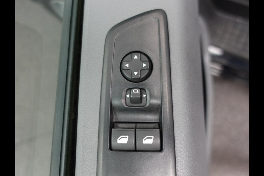 Opel Vivaro 145pk L3H1 Automaat Navigate Trekhaak Cruise control Apple Carplay Camera