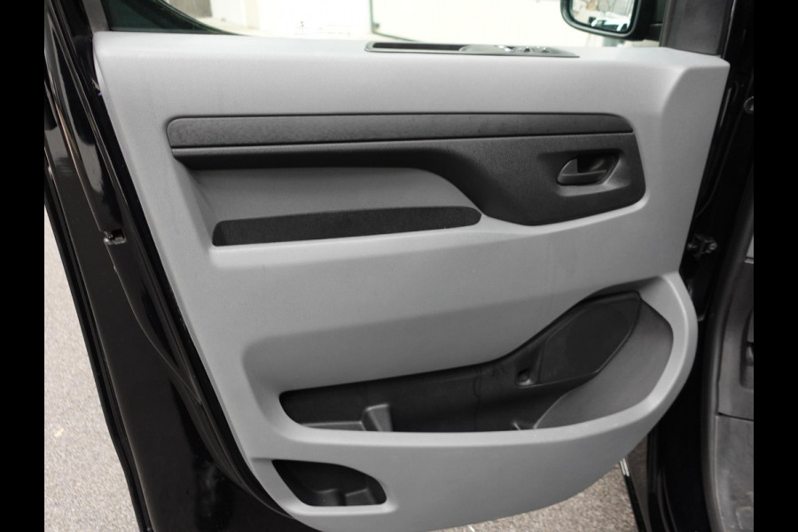 Opel Vivaro 145pk L3H1 Automaat Navigate Trekhaak Cruise control Apple Carplay Camera