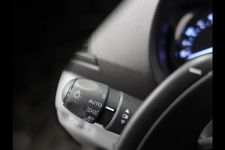 Opel Vivaro 145pk L3H1 Automaat Navigate Trekhaak Cruise control Apple Carplay Camera