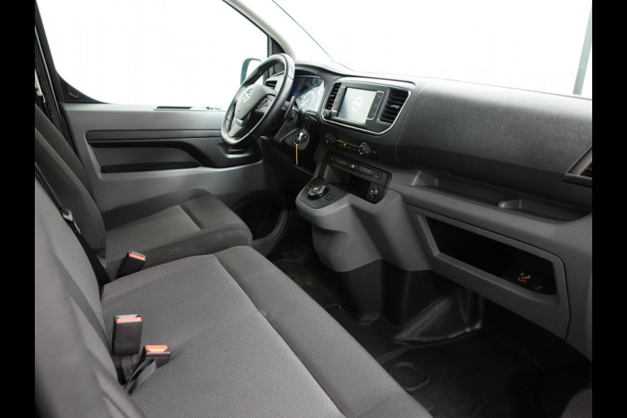 Opel Vivaro 145pk L3H1 Automaat Navigate Trekhaak Cruise control Apple Carplay Camera