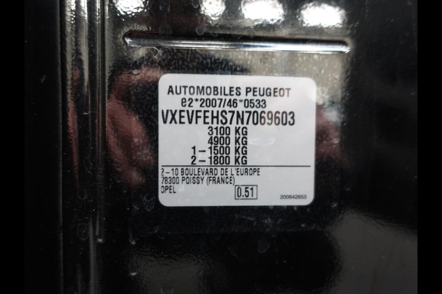 Opel Vivaro 145pk L3H1 Automaat Navigate Trekhaak Cruise control Apple Carplay Camera