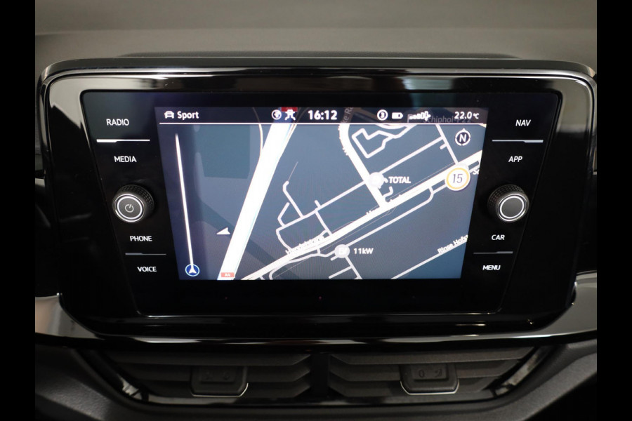 Volkswagen T-Roc 1.5 TSI Cabrio R-Line 150 pk Automaat (DSG) | Navigatie | Parkeersensoren (Park assist) | Achteruitrijcamera | Windscherm | Stoelverwarming | Black Style pakket | R-Line |