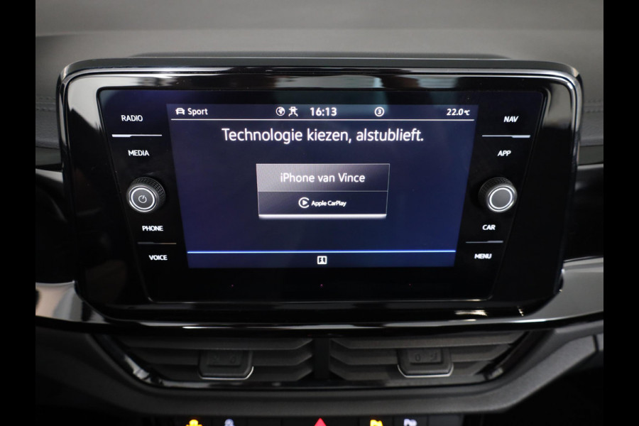 Volkswagen T-Roc 1.5 TSI Cabrio R-Line 150 pk Automaat (DSG) | Navigatie | Parkeersensoren (Park assist) | Achteruitrijcamera | Windscherm | Stoelverwarming | Black Style pakket | R-Line |