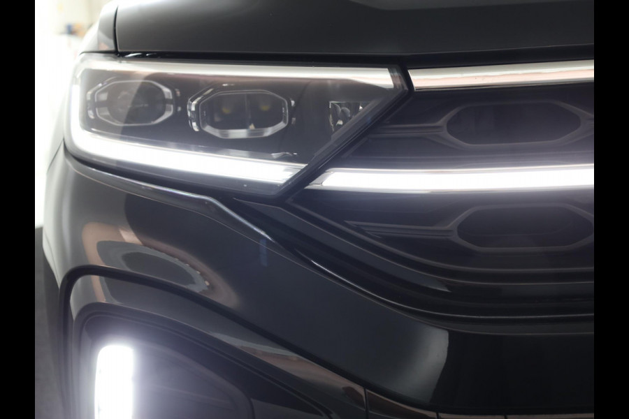 Volkswagen T-Roc 1.5 TSI Cabrio R-Line 150 pk Automaat (DSG) | Navigatie | Parkeersensoren (Park assist) | Achteruitrijcamera | Windscherm | Stoelverwarming | Black Style pakket | R-Line |