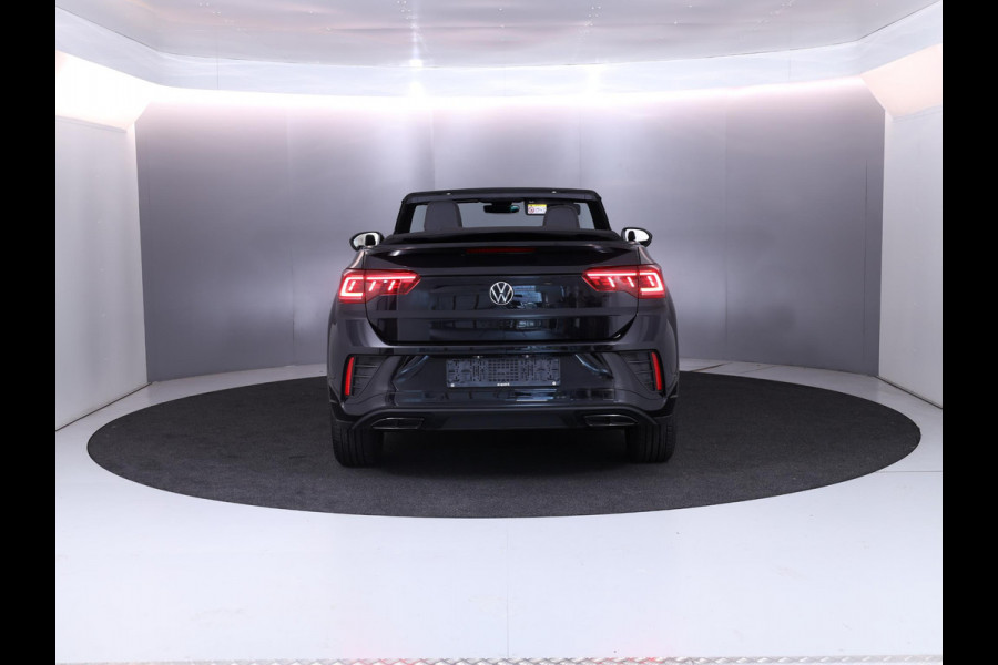 Volkswagen T-Roc 1.5 TSI Cabrio R-Line 150 pk Automaat (DSG) | Navigatie | Parkeersensoren (Park assist) | Achteruitrijcamera | Windscherm | Stoelverwarming | Black Style pakket | R-Line |