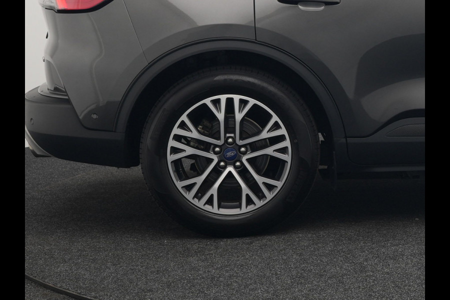 Ford Kuga 2.5 Titanium X Plug In Hybrid 225pk PHEV | Trekhaak Af Fabriek | Panodak | Adaptive Cruise | 360 Camera | Bang & Olufsen | Verwarmde Sportstoelen & Stuur | Blis | Navigatie | Keyless | DAB |