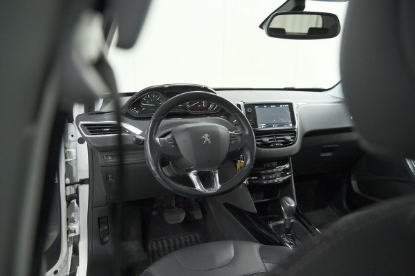 Peugeot 2008 PureTech 110 EAT6 Allure | Trekhaak | Camera | Panoramadak | Apple Carplay