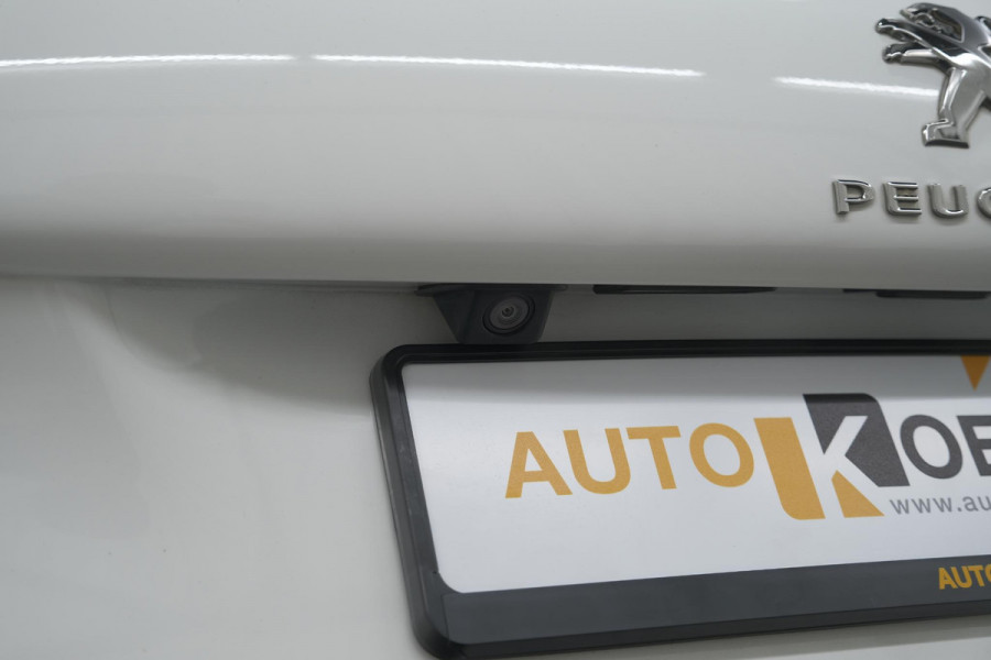 Peugeot 2008 PureTech 110 EAT6 Allure | Trekhaak | Camera | Panoramadak | Apple Carplay