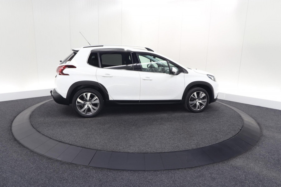 Peugeot 2008 PureTech 110 EAT6 Allure | Trekhaak | Camera | Panoramadak | Apple Carplay