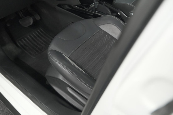 Peugeot 2008 PureTech 110 EAT6 Allure | Trekhaak | Camera | Panoramadak | Apple Carplay