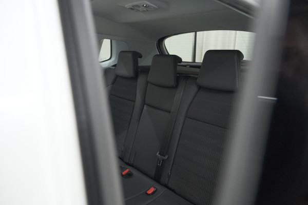 Peugeot 2008 PureTech 110 EAT6 Allure | Trekhaak | Camera | Panoramadak | Apple Carplay