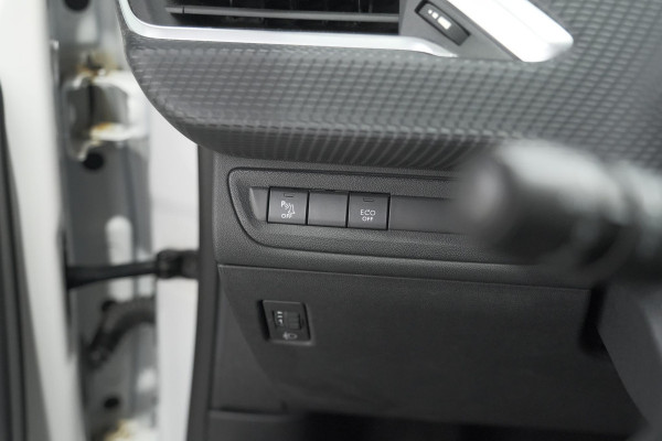 Peugeot 2008 PureTech 110 EAT6 Allure | Trekhaak | Camera | Panoramadak | Apple Carplay