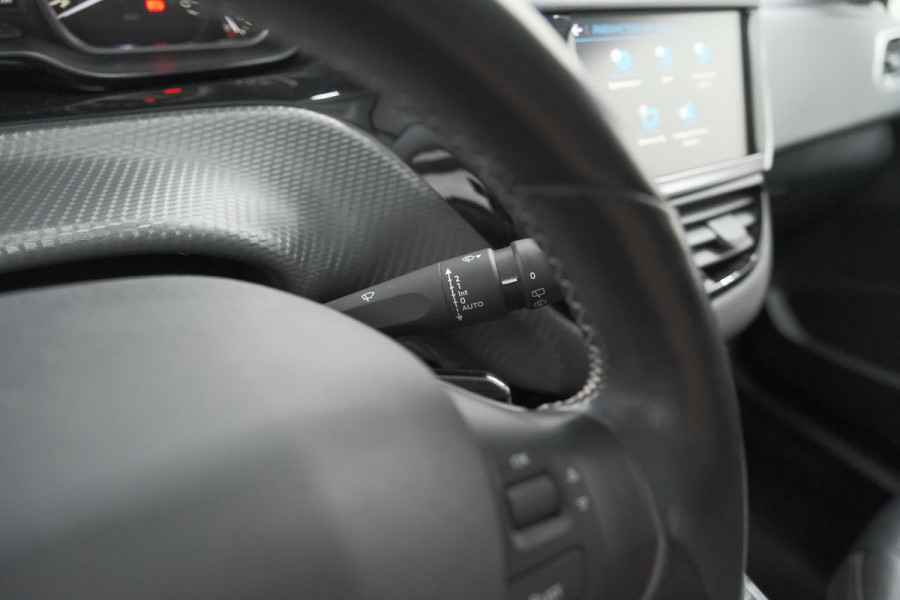 Peugeot 2008 PureTech 110 EAT6 Allure | Trekhaak | Camera | Panoramadak | Apple Carplay