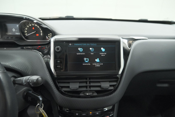 Peugeot 2008 PureTech 110 EAT6 Allure | Trekhaak | Camera | Panoramadak | Apple Carplay