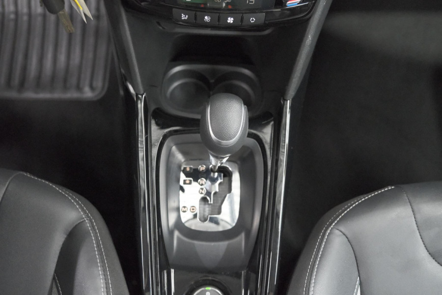Peugeot 2008 PureTech 110 EAT6 Allure | Trekhaak | Camera | Panoramadak | Apple Carplay