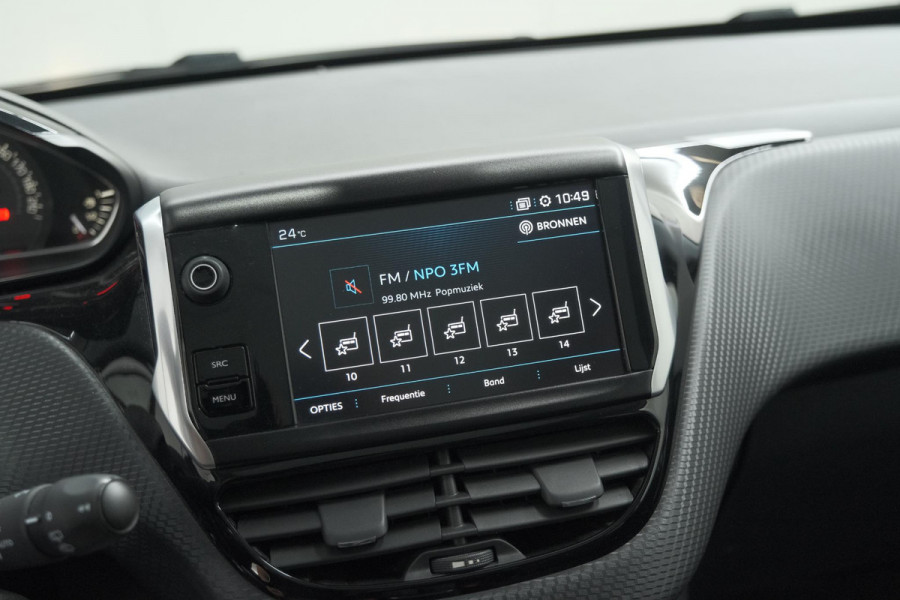 Peugeot 2008 PureTech 110 EAT6 Allure | Trekhaak | Camera | Panoramadak | Apple Carplay