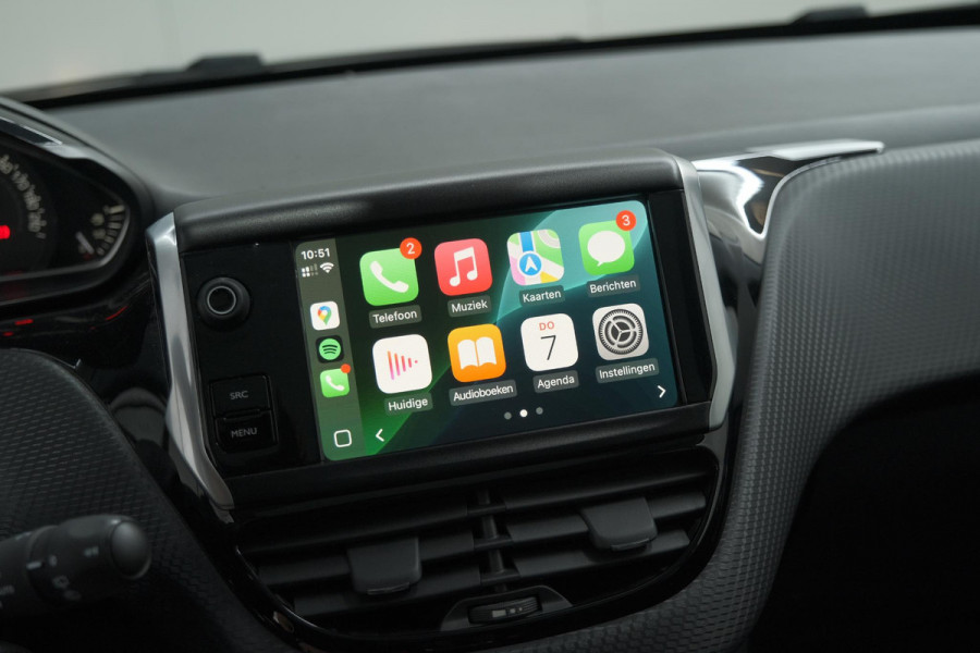 Peugeot 2008 PureTech 110 EAT6 Allure | Trekhaak | Camera | Panoramadak | Apple Carplay