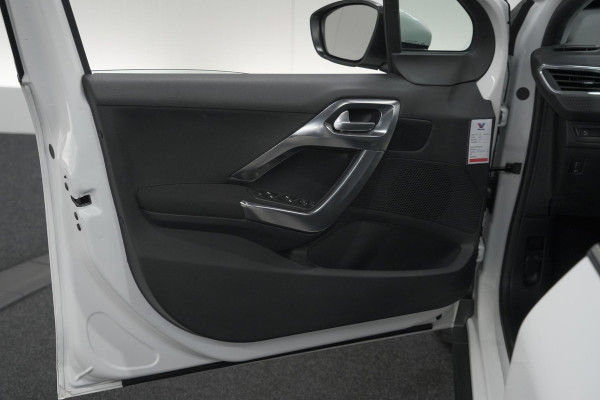 Peugeot 2008 PureTech 110 EAT6 Allure | Trekhaak | Camera | Panoramadak | Apple Carplay