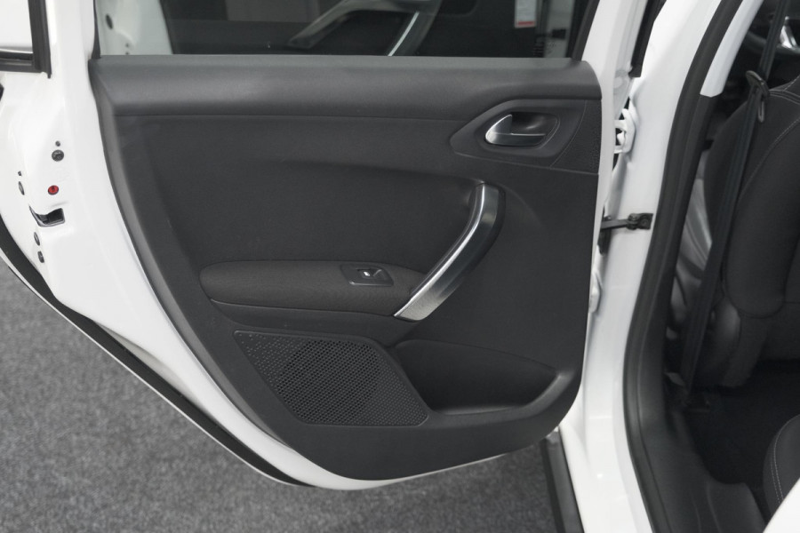 Peugeot 2008 PureTech 110 EAT6 Allure | Trekhaak | Camera | Panoramadak | Apple Carplay