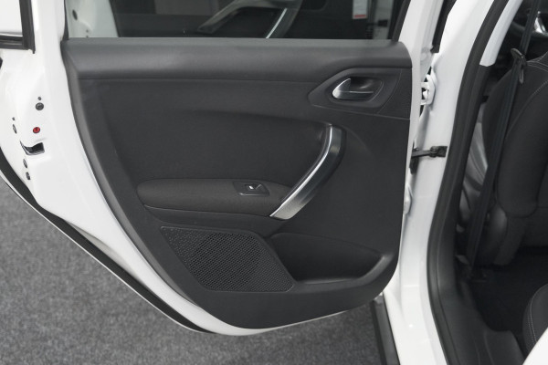 Peugeot 2008 PureTech 110 EAT6 Allure | Trekhaak | Camera | Panoramadak | Apple Carplay