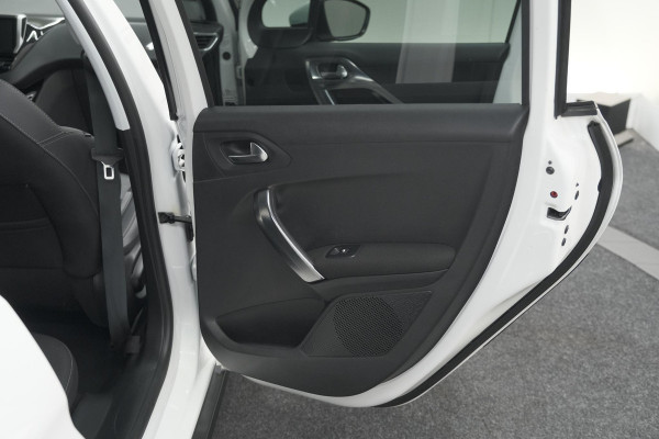 Peugeot 2008 PureTech 110 EAT6 Allure | Trekhaak | Camera | Panoramadak | Apple Carplay