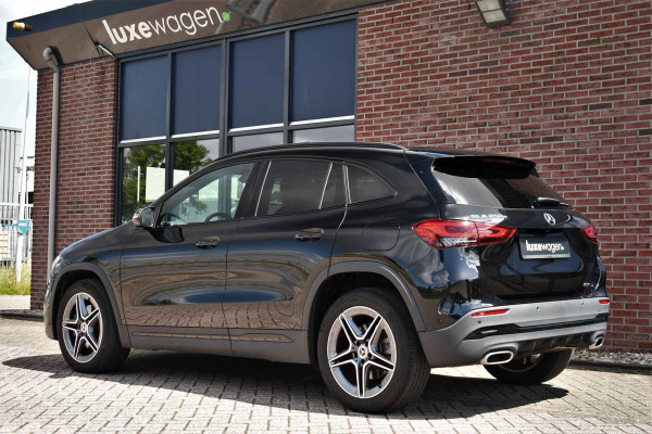 Mercedes-Benz GLA 250 e AMG Pano Night Camera