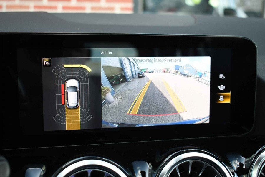 Mercedes-Benz GLA 250 e AMG Pano Night Camera