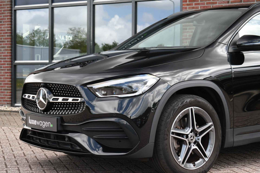 Mercedes-Benz GLA 250 e AMG Pano Night Camera