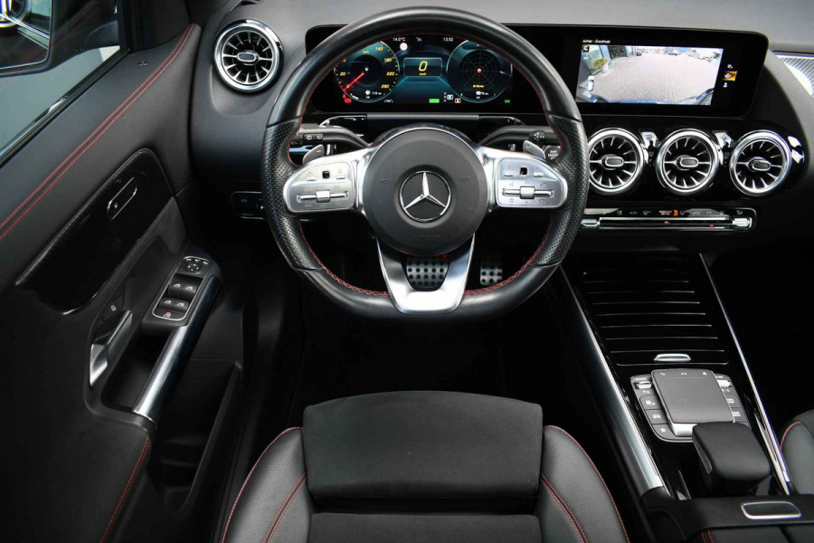 Mercedes-Benz GLA 250 e AMG Pano Night Camera