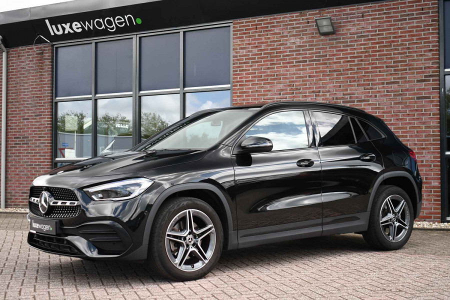 Mercedes-Benz GLA 250 e AMG Pano Night Camera