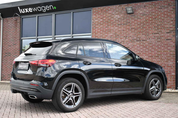 Mercedes-Benz GLA 250 e AMG Pano Night Camera