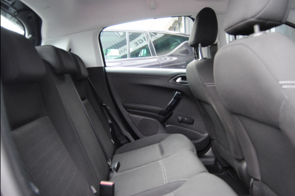Peugeot 208 1.2 PureTech Active || Apple Carplay!