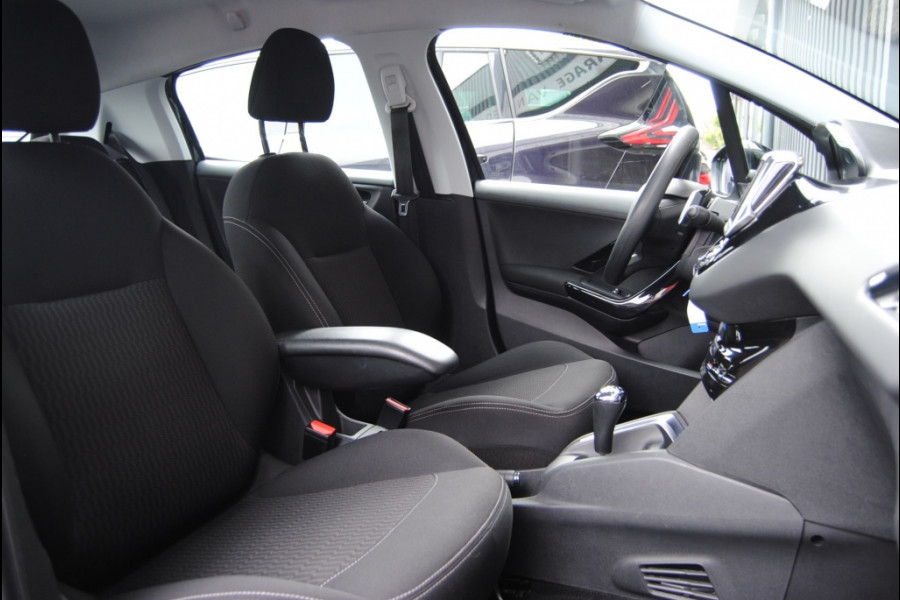 Peugeot 208 1.2 PureTech Active || Apple Carplay!